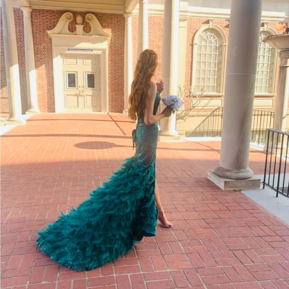 Elegant Teal Evening Gown